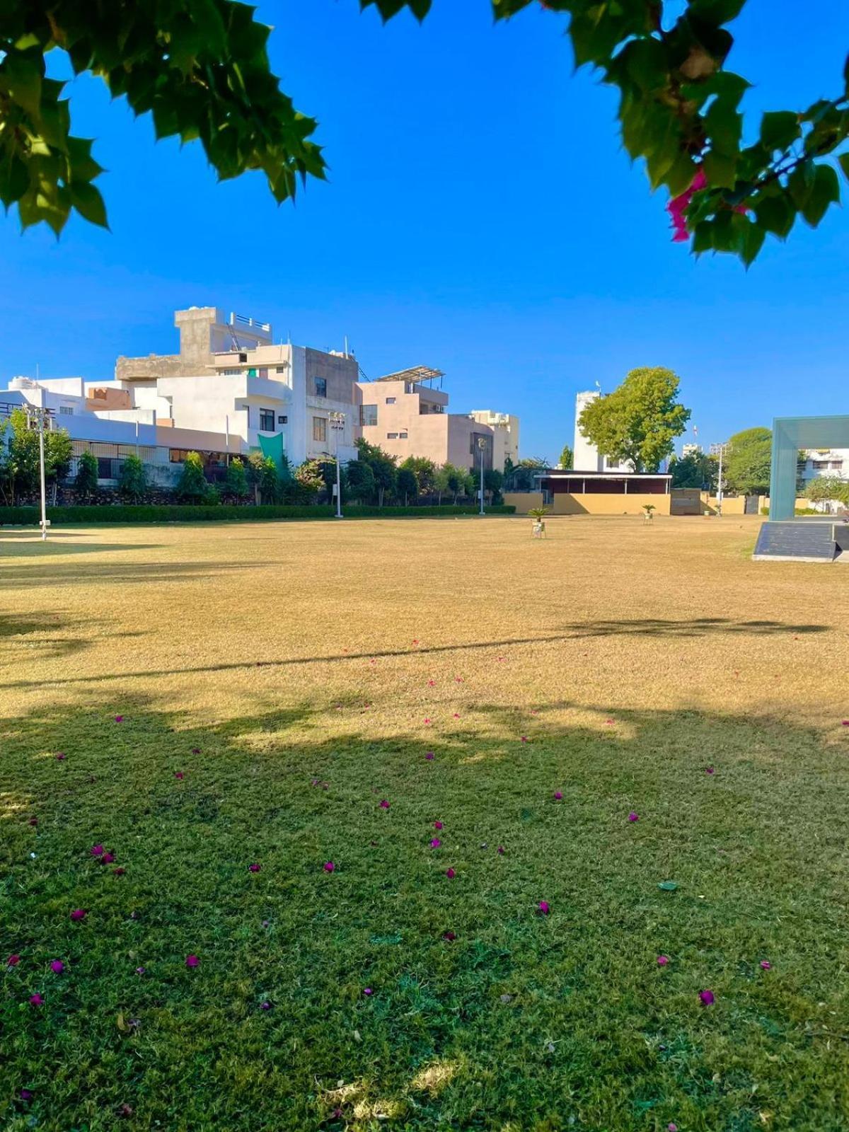 Vrindavan Greens Resort Udaipur Ngoại thất bức ảnh