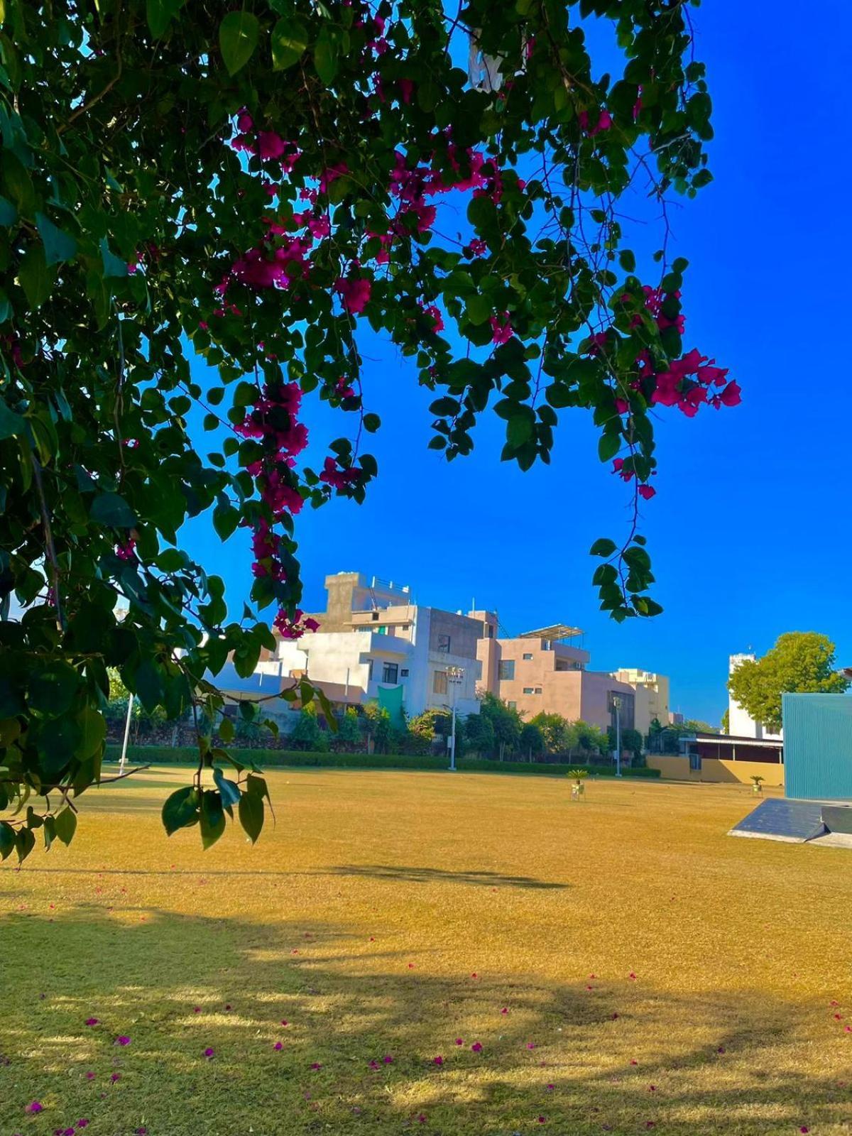 Vrindavan Greens Resort Udaipur Ngoại thất bức ảnh